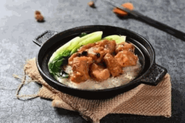 范甄鲜煲仔饭加盟