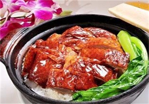 一粥一饭煲仔饭加盟