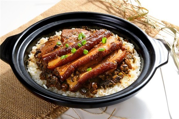 米米先生湘式煲仔饭加盟