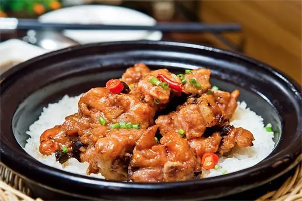 鲜皇煲煲仔饭加盟