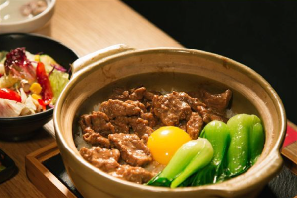 小肚撅撅煲仔饭加盟