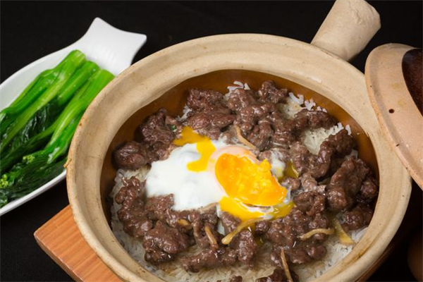 饭小妹粤式煲仔饭加盟