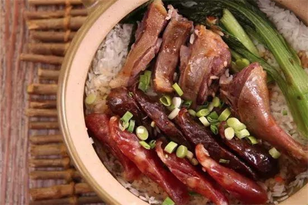 顺发湘菜煲仔饭加盟