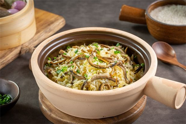 小微特色煲仔饭加盟