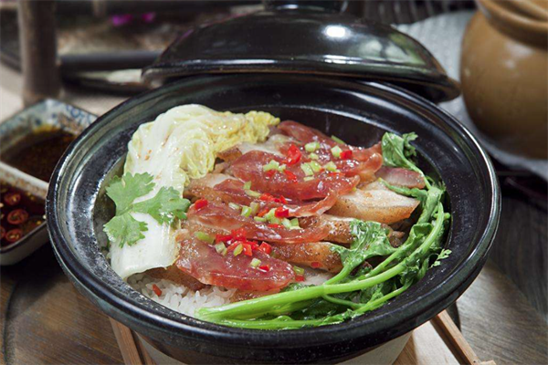 周记笼仔饭煲仔饭加盟