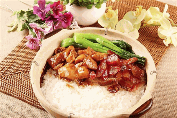 粤月赢煲仔饭加盟