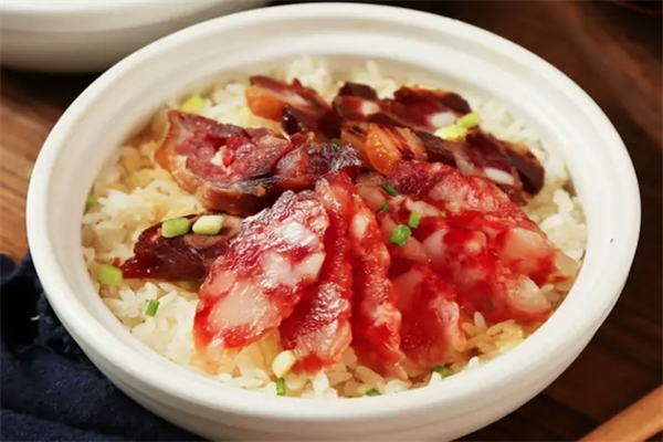 栀子花煲仔饭加盟