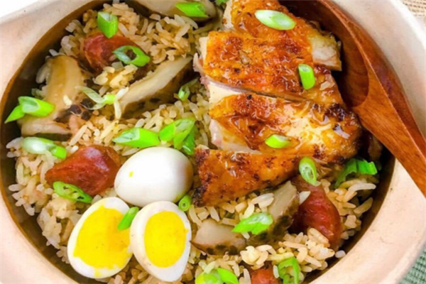 小胡煲仔饭加盟