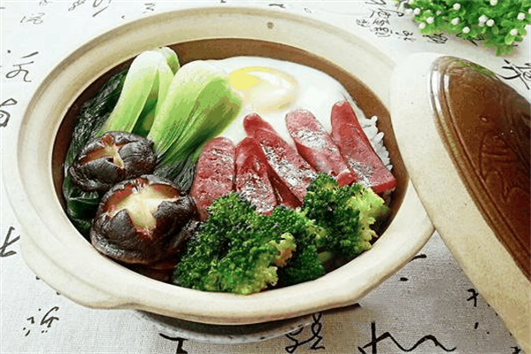 席记广式煲仔饭加盟