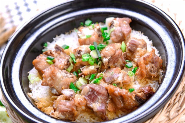 骆家仪煲仔饭加盟
