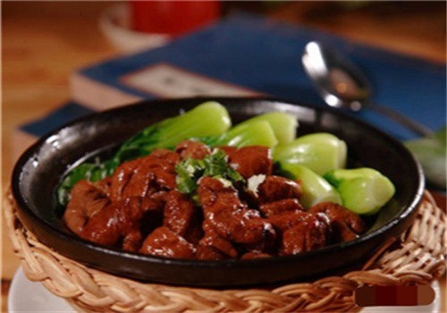 易家亲煲仔饭加盟