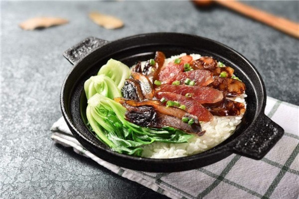 鑫鑫煲仔饭加盟