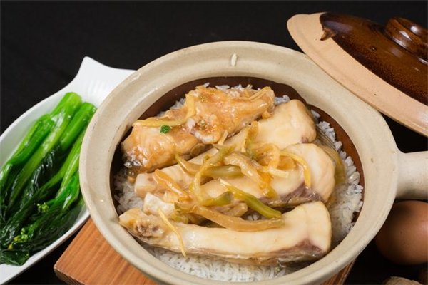 香万里煲仔饭加盟