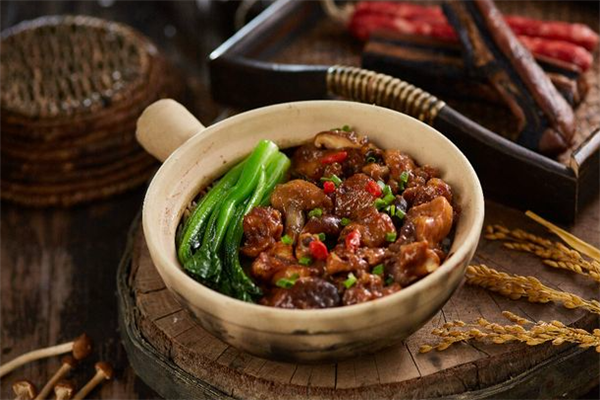 味都煲仔饭加盟
