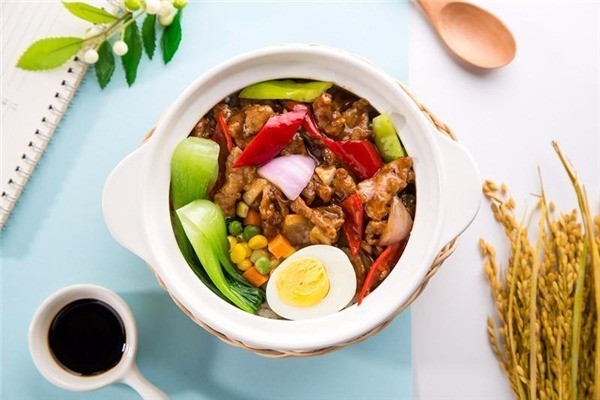 萌味煲仔饭加盟