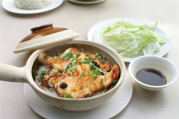 蓝老二煲仔饭加盟