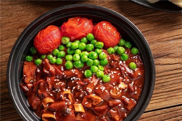 两味传统明火煲仔饭加盟
