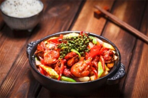 老爷正宗煲仔饭加盟