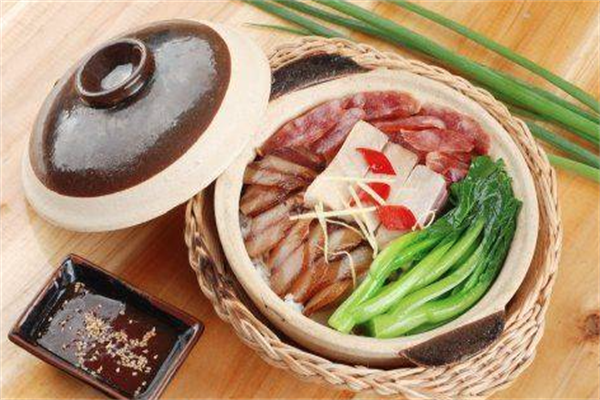 煲功广式煲仔饭加盟