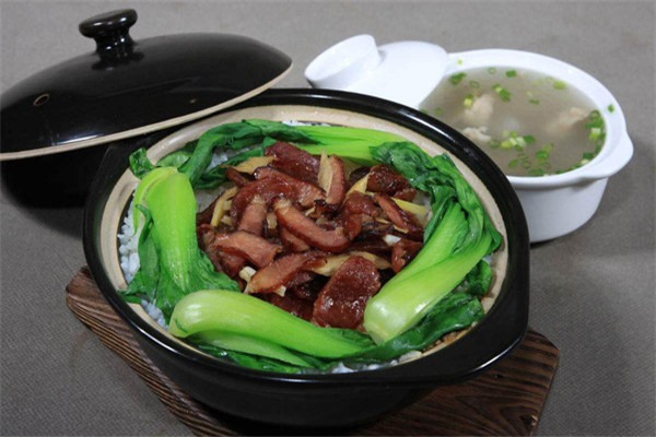 明记煲仔饭加盟