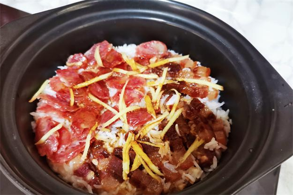 熙元金饭碗煲仔饭加盟