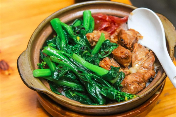 吴阿姨砂锅煲仔饭加盟