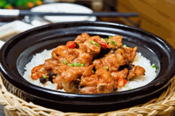 禾香居煲仔饭加盟