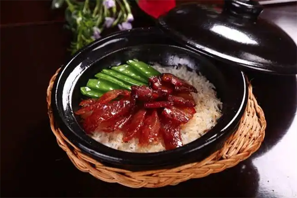 和生记私房煲仔饭加盟