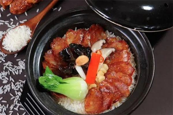 万里香煲仔饭加盟