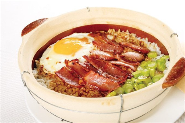味而香煲仔饭加盟