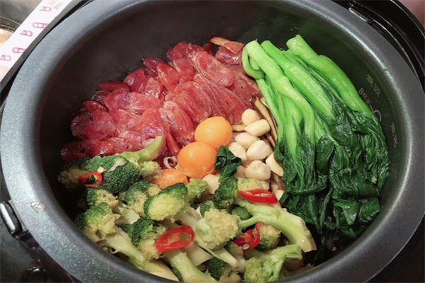 粤食粤味煲仔饭加盟