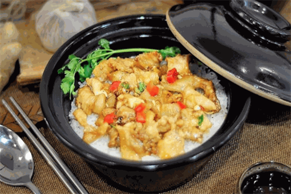煲煲旺港式煲仔饭加盟