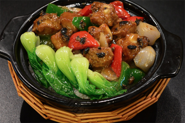 美味煲仔饭加盟