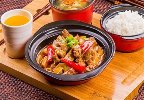 阿宏煲仔饭加盟