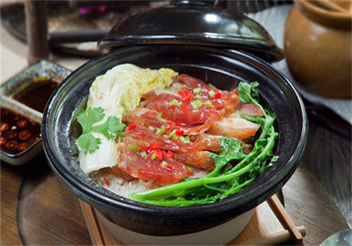 张府园煲仔饭加盟