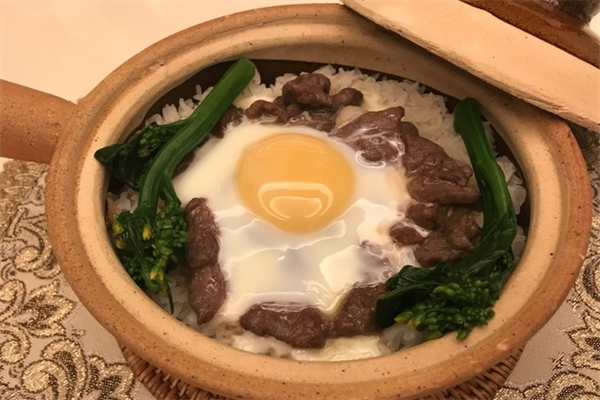 十二点三元煲仔饭加盟
