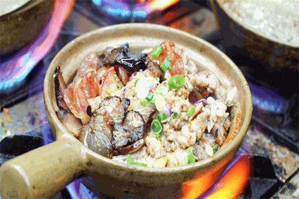 回之香煲仔饭加盟