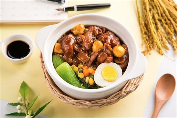 脆香煲仔饭加盟