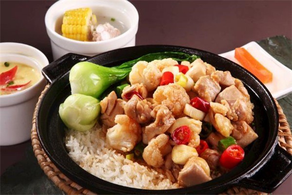 小青辣椒煲仔饭加盟