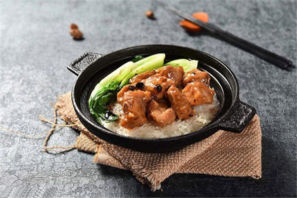 康之莱煲仔饭加盟