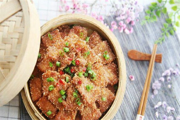 四叶草煲仔饭加盟