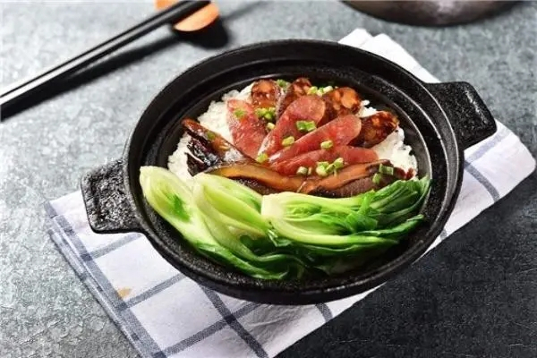 迎龙居煲仔饭加盟