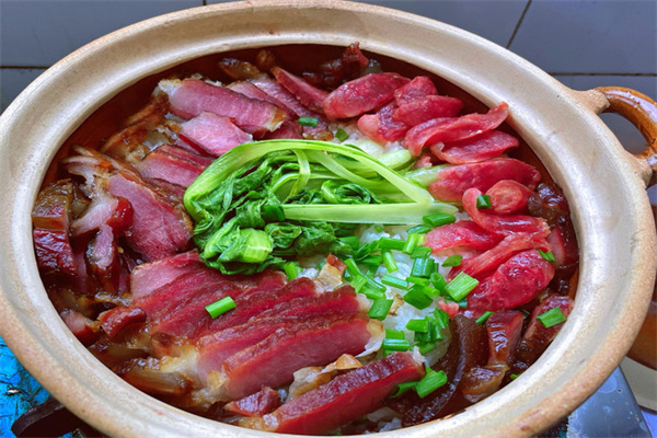 饭来张口煲仔饭加盟