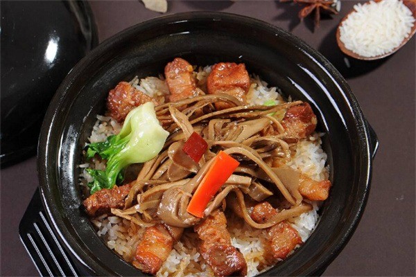 张阿记煲仔饭加盟