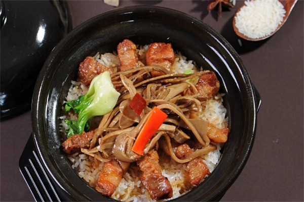满顺达广式烧腊煲仔饭加盟
