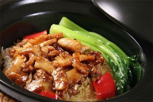 弹牙炖汤煲仔饭加盟