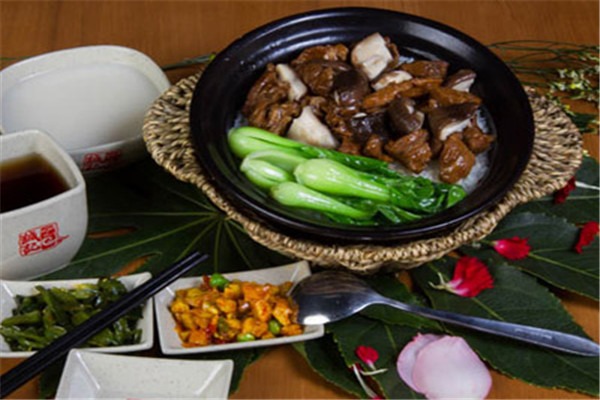 阁调煲仔饭加盟