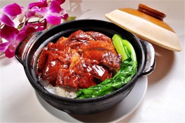 香辣鲜煲仔饭加盟