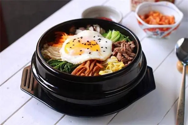 鲁家石锅拌饭加盟