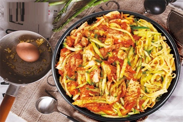齐品烤肉拌饭加盟